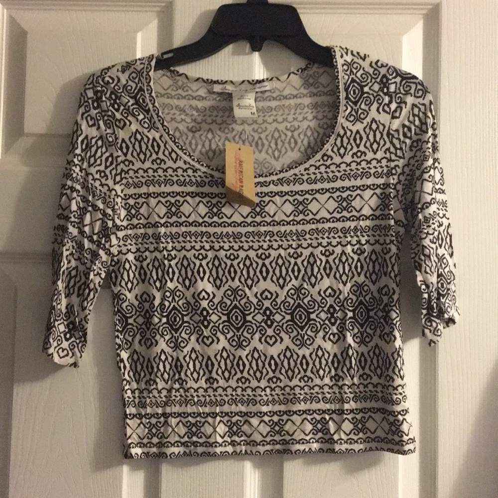 Patterned quarter sleeve top